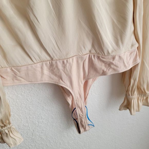 Paige Andreya Bodysuit Satin Ecru Long Sleeve Cowl Neck Snap Bottom Blouse - Picture 6 of 7